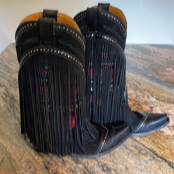 Old Gringo Fringe Boots
Size 9 EUC - Picture 3 of 8